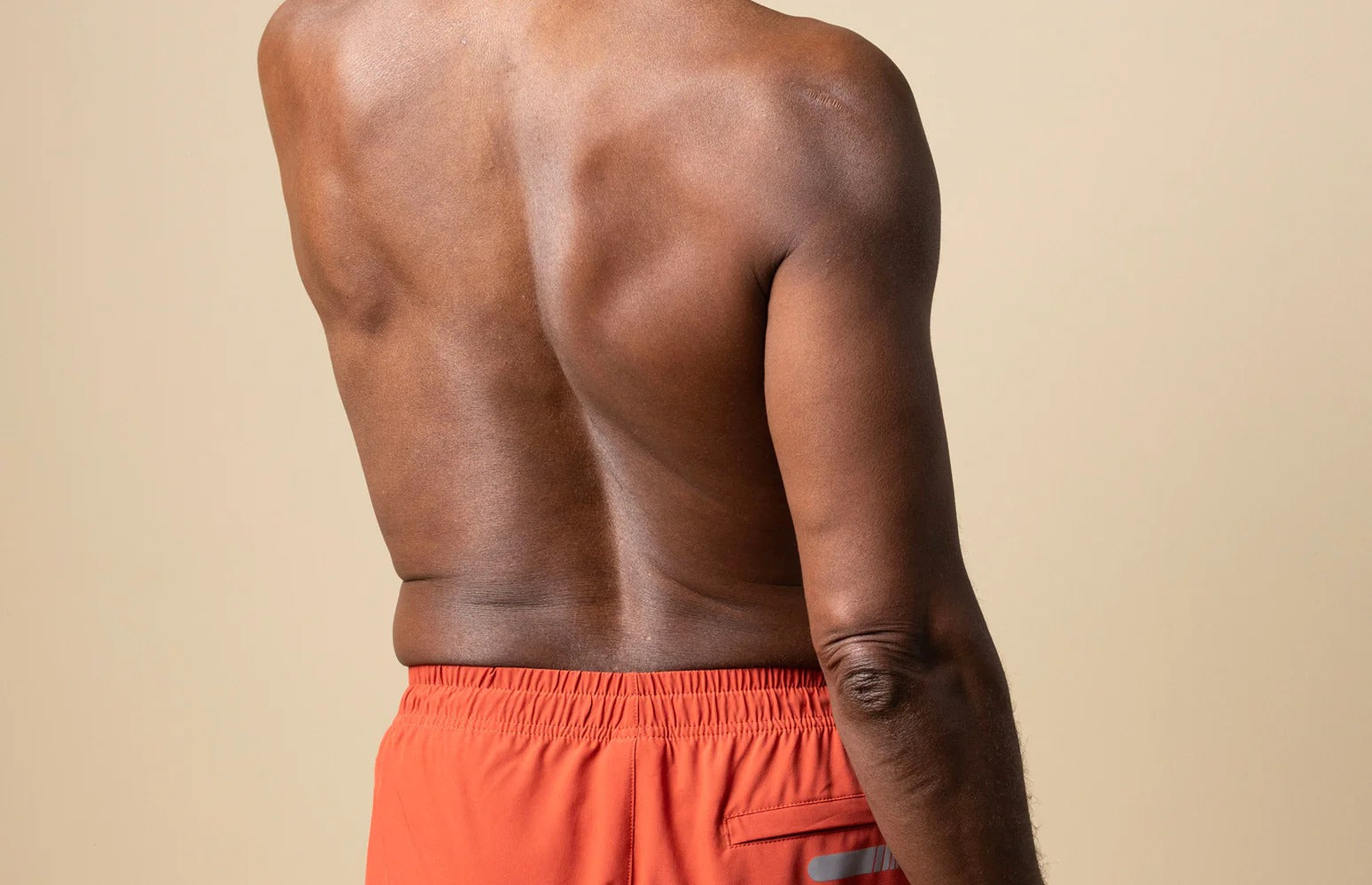 ¿Qué causa el dolor lumbar?